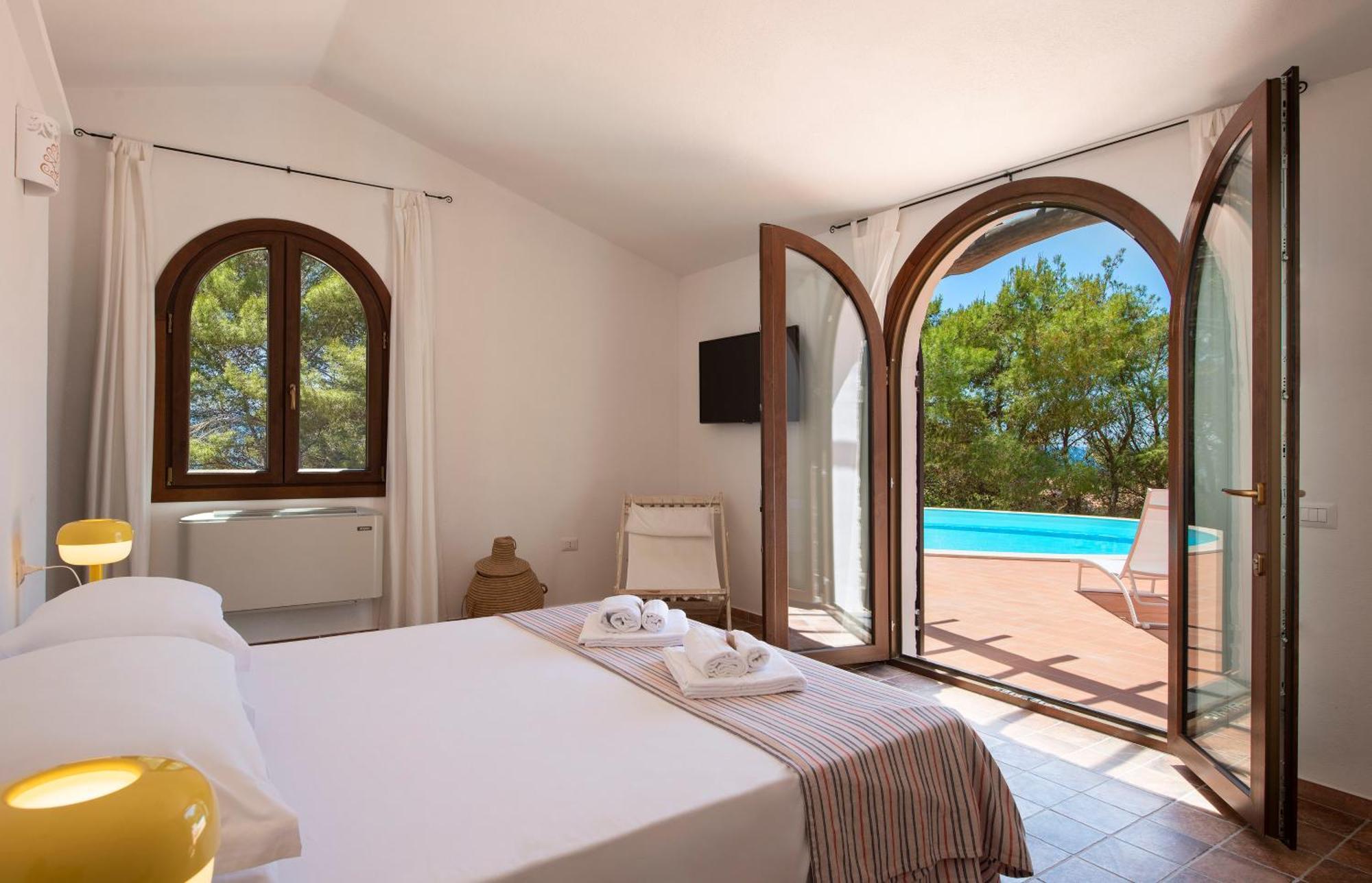 Villa Eliana Sul Mare Porto Pino Buitenkant foto